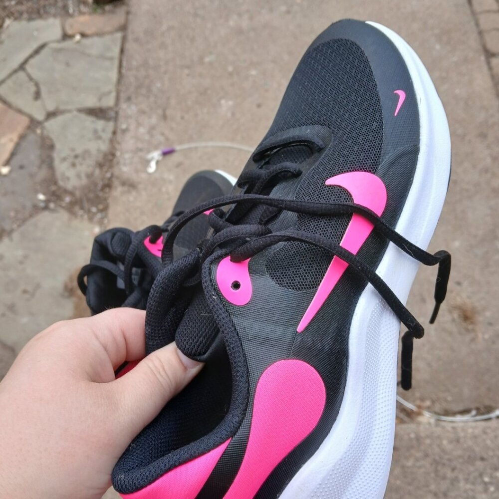 Boys pink and black nikes size 6y